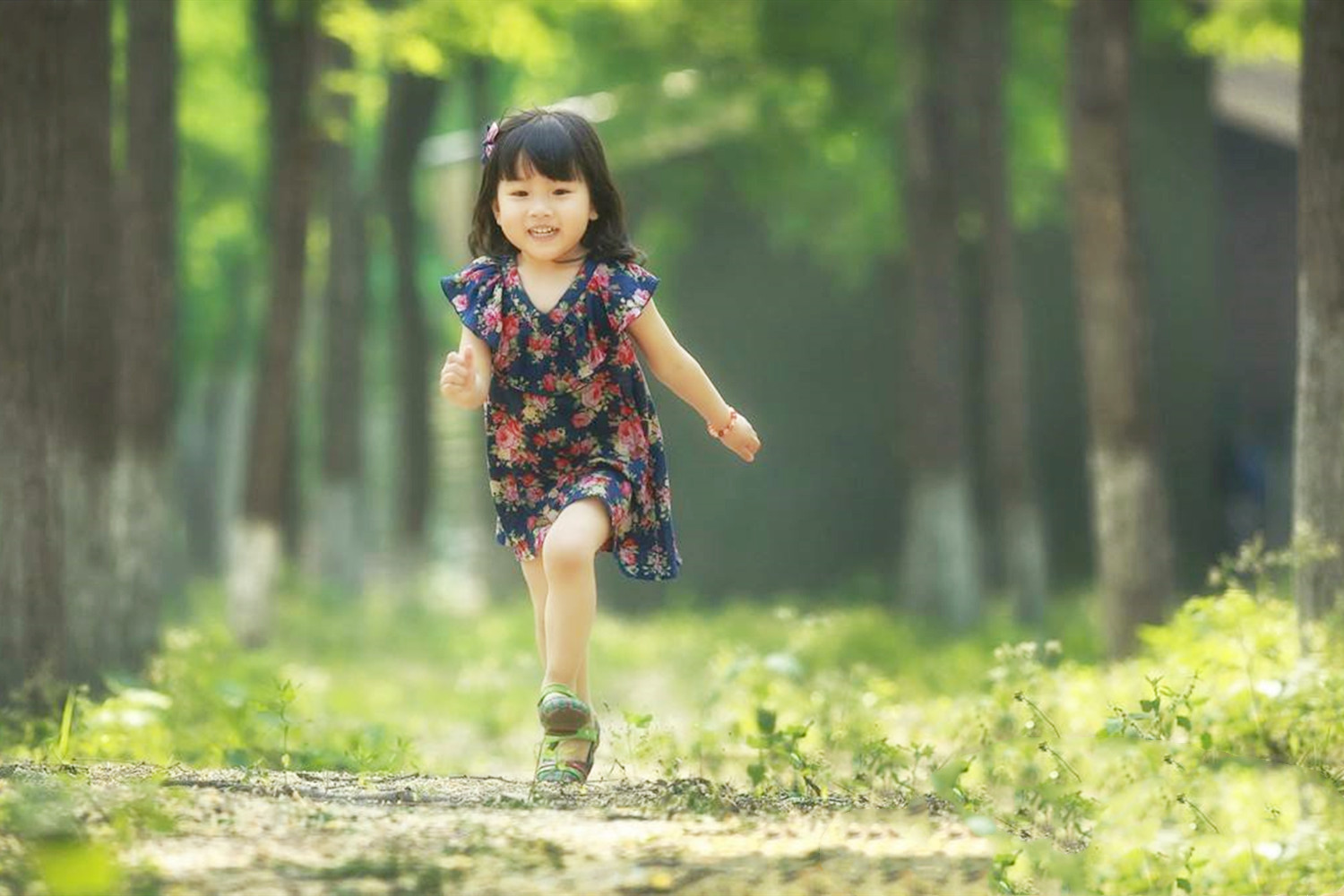 “乱摸”孩子影响智力,家长记得“三摸*不五**摸”,对孩子下手轻点