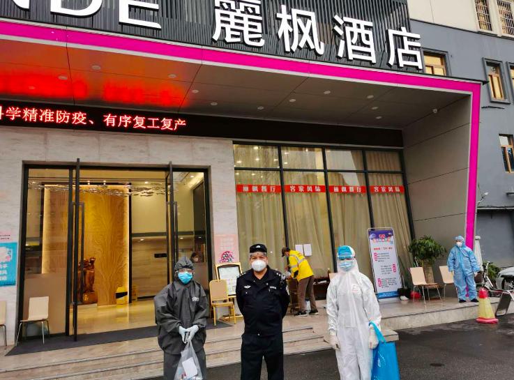 病毒无情人间有爱逆行工作者辛苦,病毒无情社区干部有情