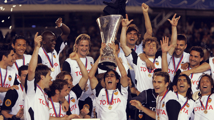 世纪之交的皇马5年3夺欧冠,瓦伦西亚传奇队