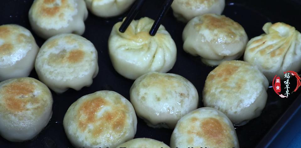 早餐想吃包子，教你懒人做法，10分钟搞定，比猪肉香，关键还低脂