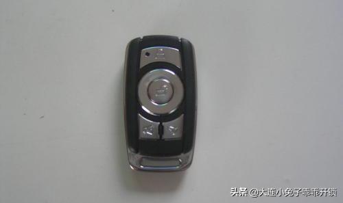 汽车遥控钥匙没电了怎么启动车,汽车遥控钥匙没电及解决办法