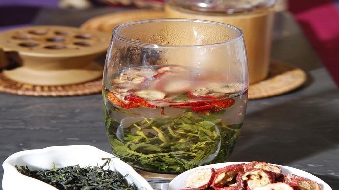 荷叶茶的正确饮用方法,夏天更适合喝荷叶茶