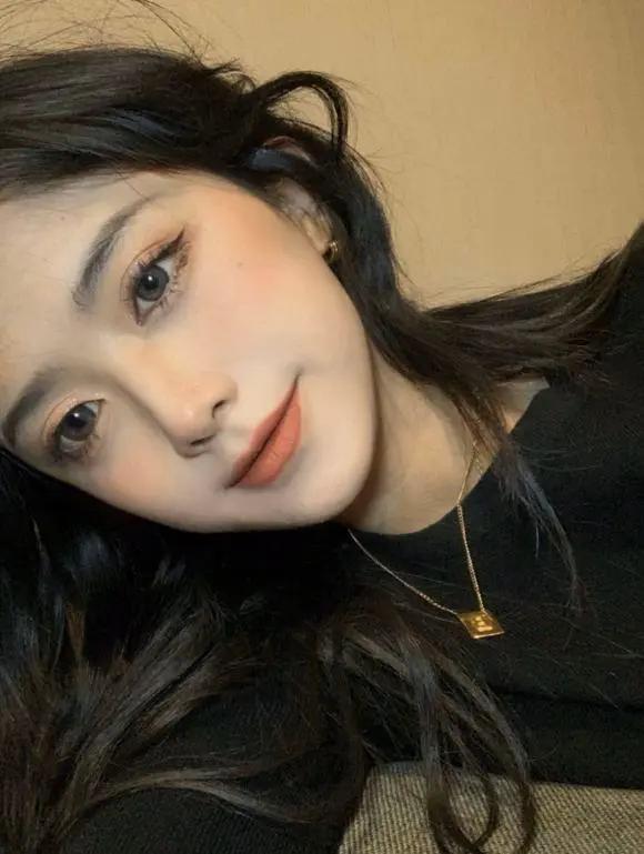 思雅拉花染丹颜养肤腮红膏新品上市,皮肤自然红晕仿佛天生!