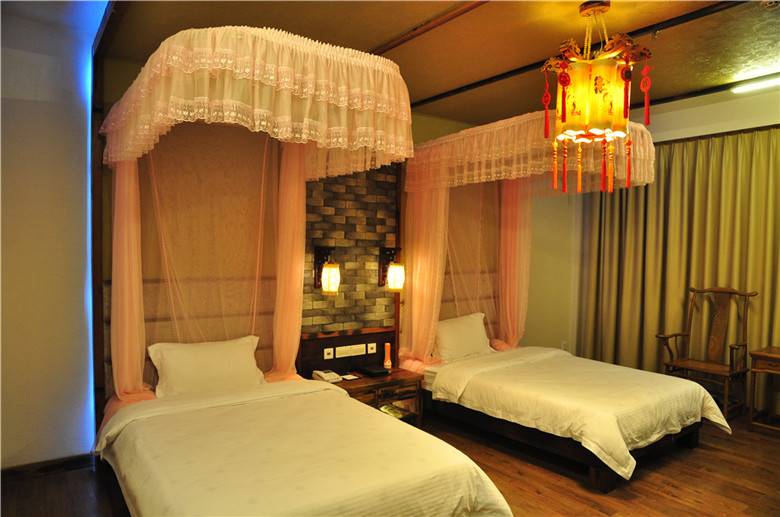 去湛江住特呈岛好还是住金沙湾好,今天湛江特呈岛风景区值得去吗