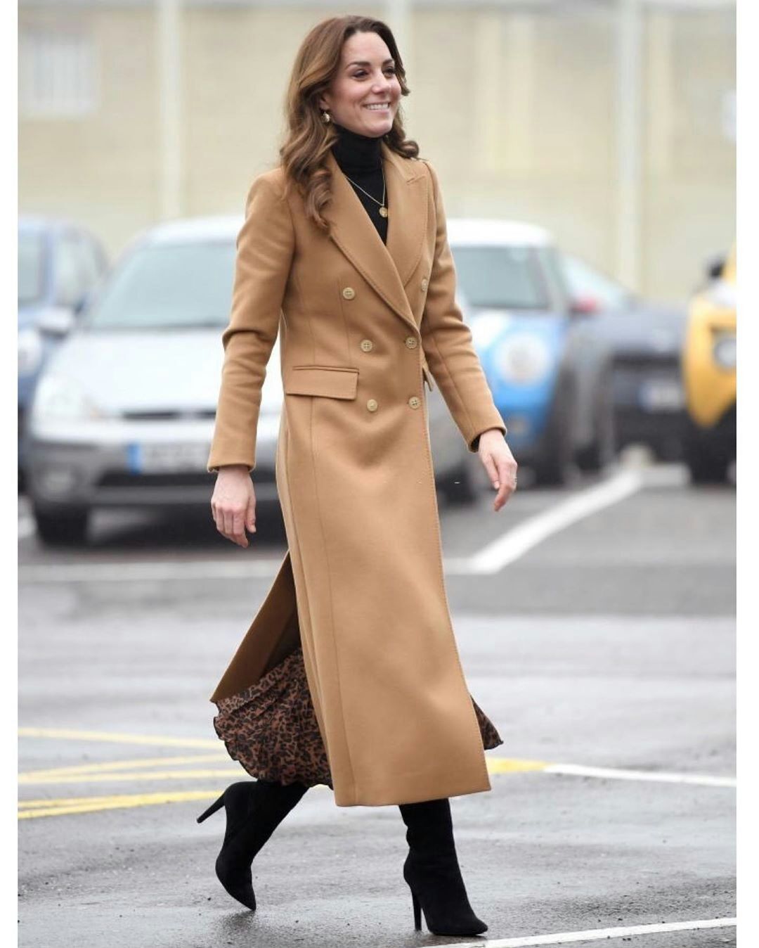 英国王妃凯特最新服装zara,凯特王妃最新出席活动戴的珠宝