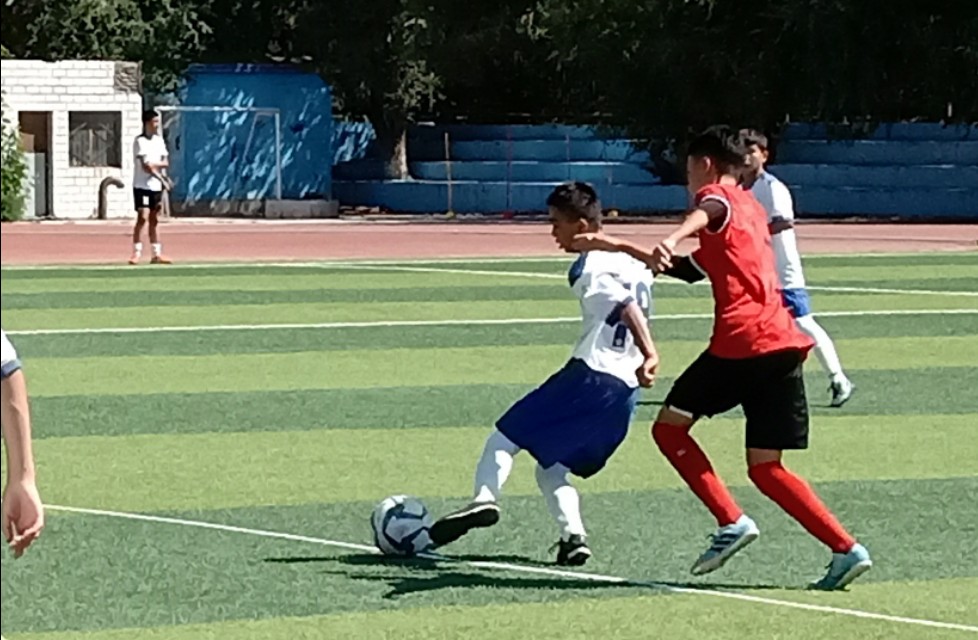 2015新疆乌鲁木齐校园足球比赛,沙区校园足球联赛比赛视频
