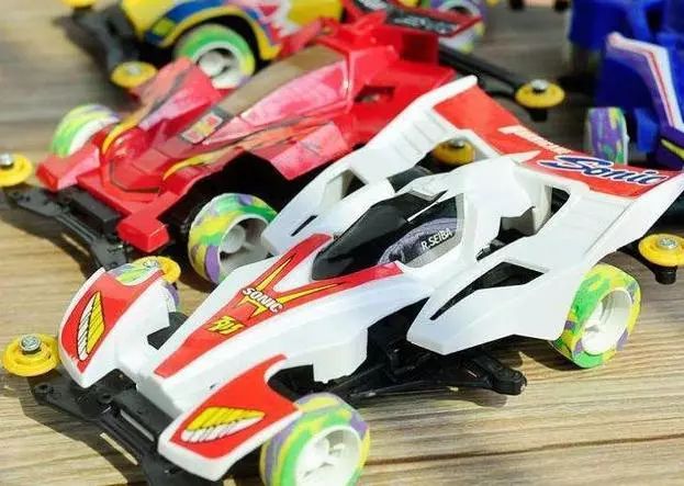 采访18岁的人,8090后的真实童年