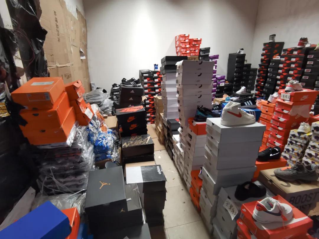 新余阿迪耐克专卖,江西耐克假货抓捕
