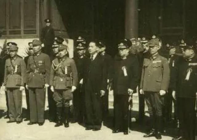 毛主席打算在延安接见一名旅长，多亏处长细心，识破他的真正身份