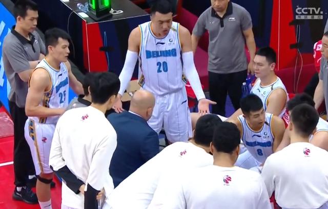 翟晓川失控集锦,翟晓川怒吼裁判原音