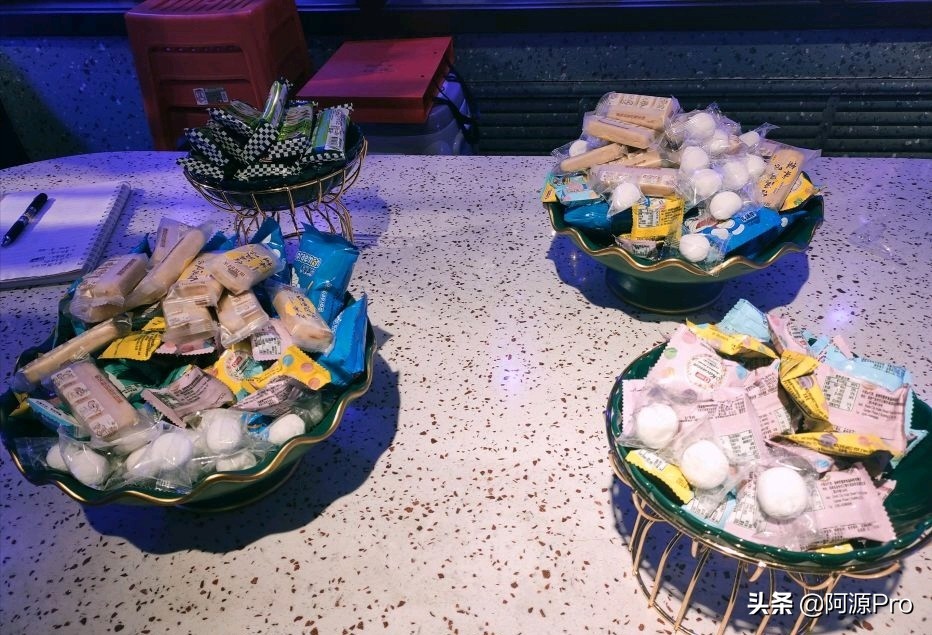 哈尔滨有上百家串店，凭什么他家天天排队，好像吃串不要钱似的！