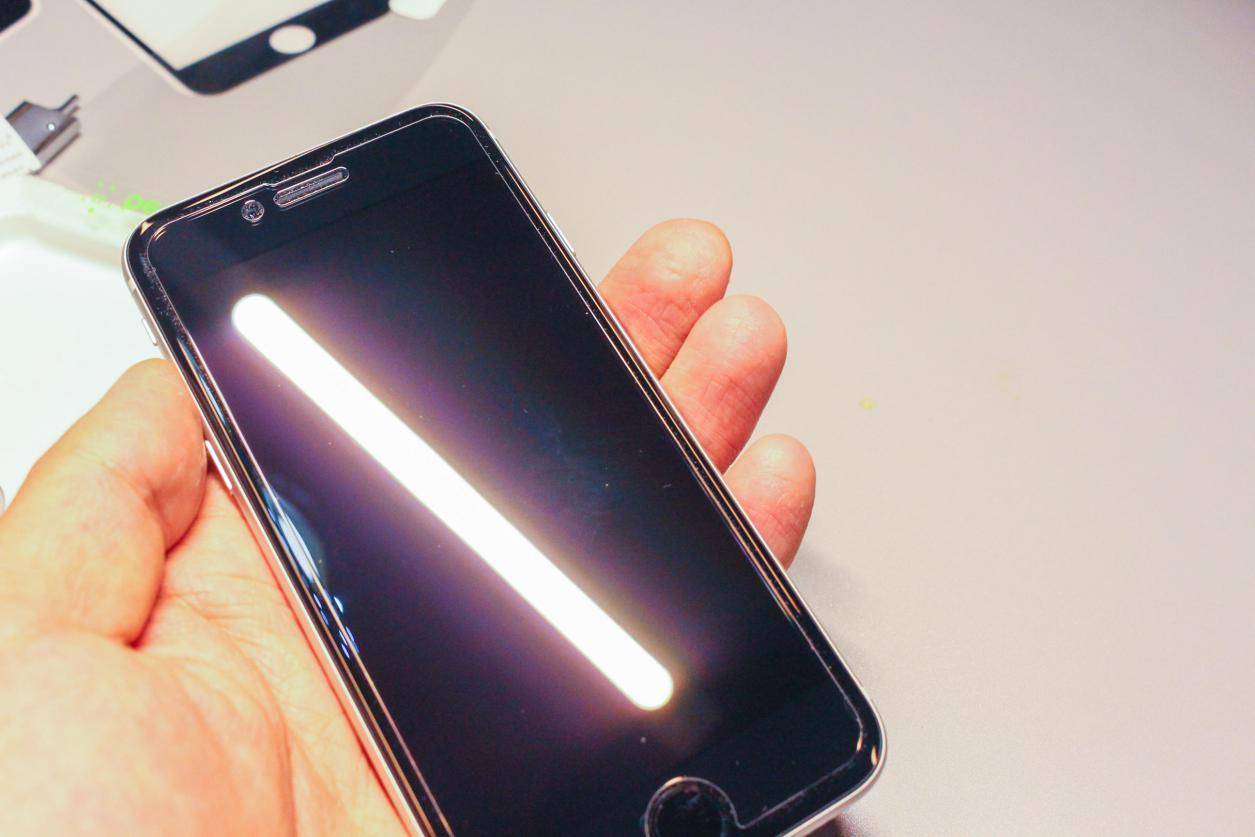 苹果se2代钢化膜推荐,iphonese2超窄边钢化膜