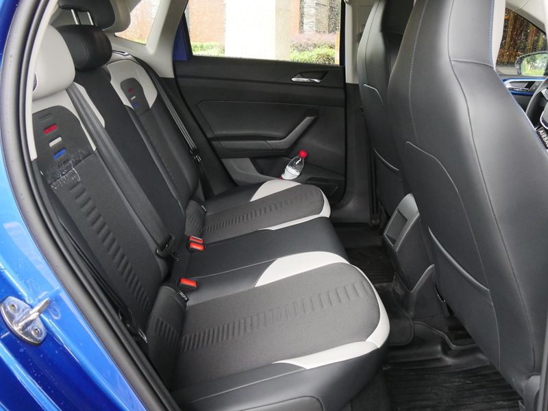 大众poloplus纵情乐活版,大众poloplus和飞度哪个好