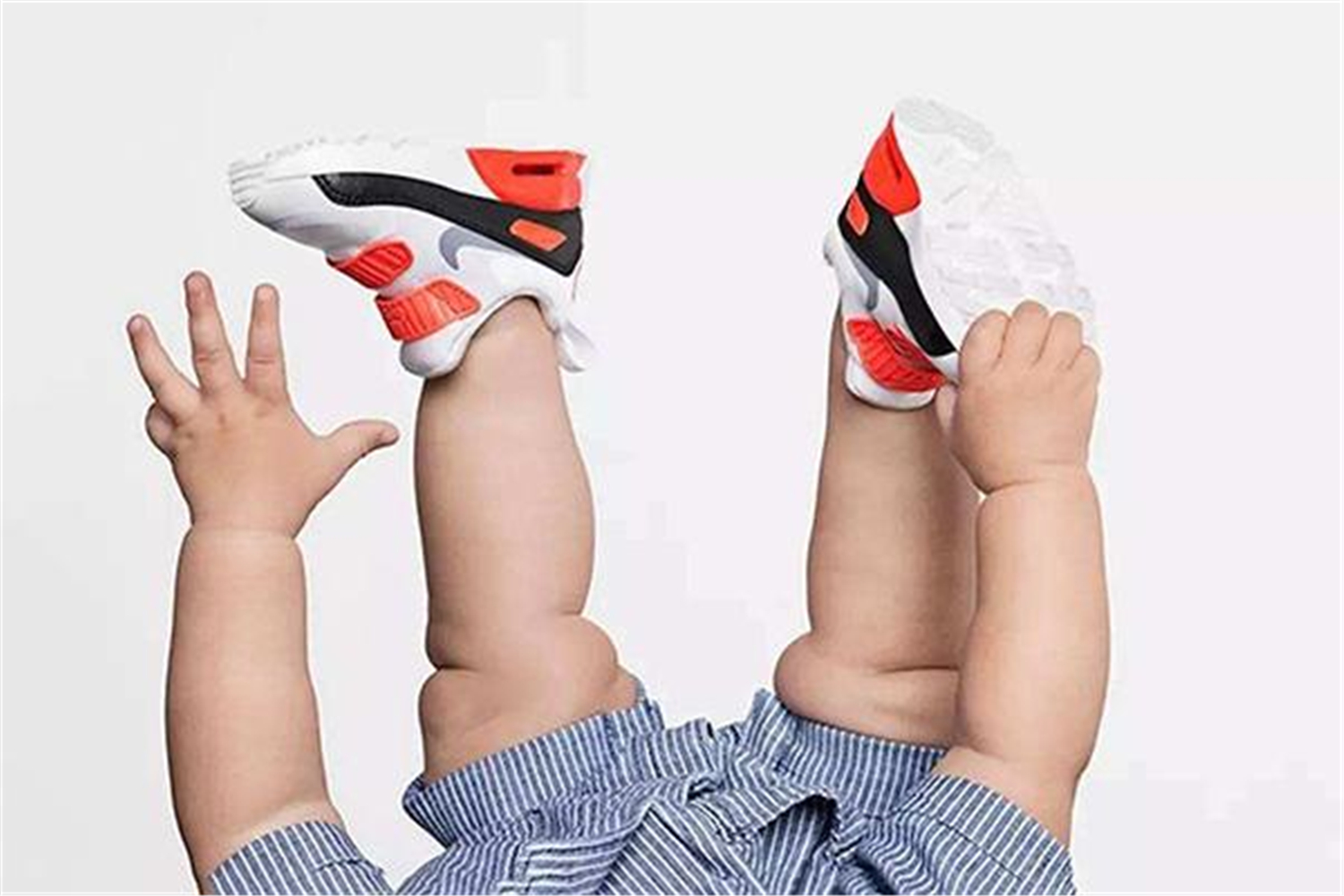 影响孩子脚发育的鞋,什么样的鞋对宝宝足底发育好