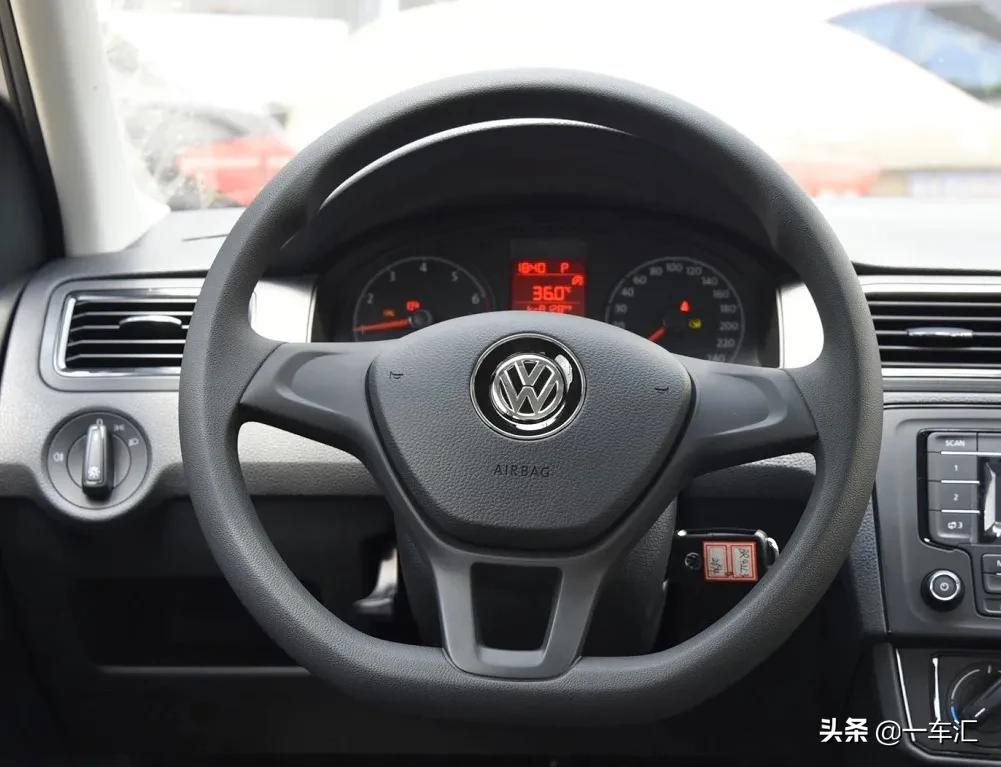 桑塔纳自动挡和polo自动挡哪个好,大众桑塔纳自动风尚版价格