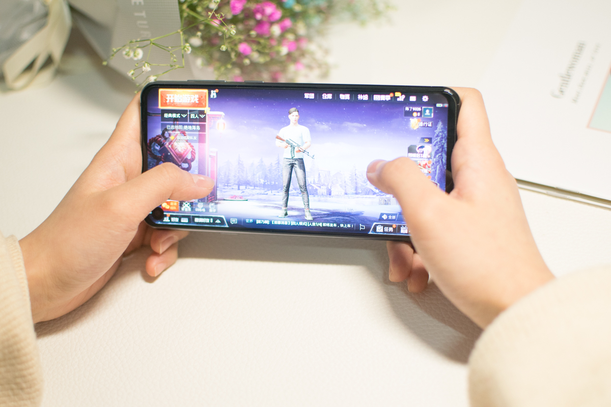 三星挖孔屏新专利曝光,三星挖孔屏测评