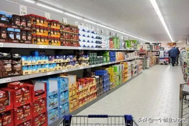 德国这家杂货铺，竟然干翻沃尔玛，把店开到美国，成为德国首富