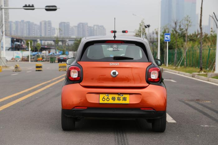 smart四门选哪个版本,smartforfour灵动版跟激情版区别