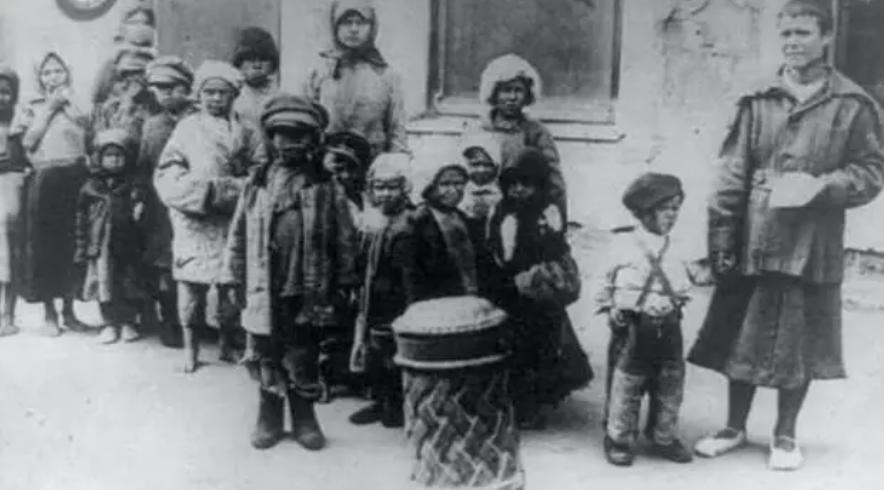 乌克兰：告别红星30年，谁是负心汉？四战之地的原罪与悲歌