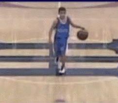 篮球小孩子如何学习胯下运球教学,新手篮球胯下运球基本功训练