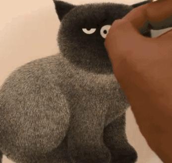 他用一支5块钱的针管笔“撸猫”，17万网友直呼：这猫要活了