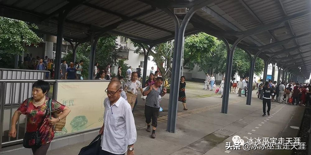 绿皮车成渝铁路上运行,川黔铁路最后的绿皮车