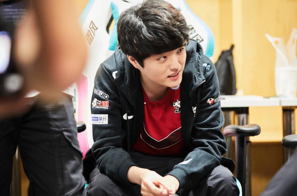 jdg鎴樿儨t1绾㈢背,jdg绾㈢背璧涘墠閲囪涓簍1澶嶄粐