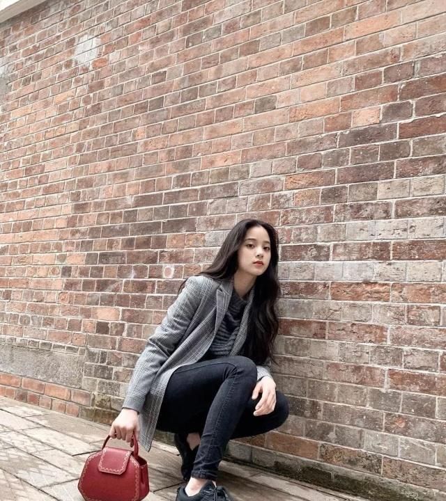 匡威代言人欧阳娜娜,匡威onestar红白拼接欧阳娜娜