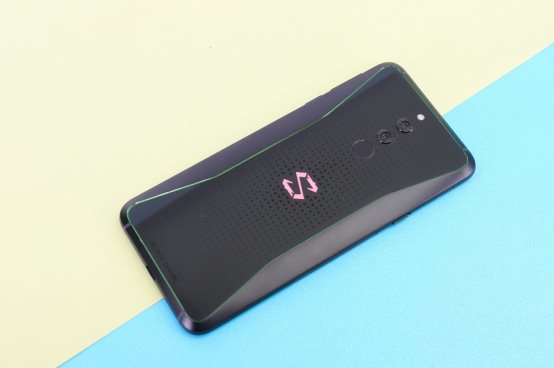 红魔mars和黑鲨手机,红魔marsvs黑鲨helo