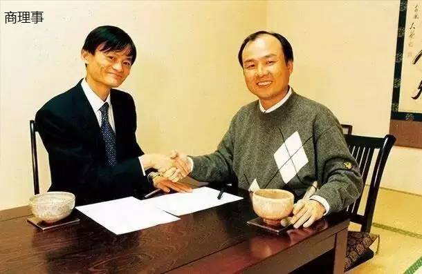 那一年岳云鹏14岁郭德纲26岁,岳云鹏连续13年为郭德纲庆生