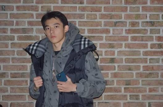 足坛十大年轻现役帅哥,现役足球十大帅哥排行