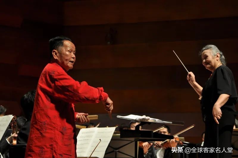 指挥家郑小瑛谈交响乐,客家山歌指挥家郑小瑛