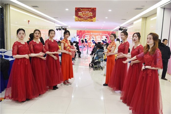 5G时代广场开业盛典华丽绽放