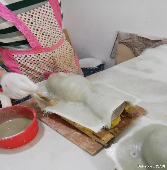 娃圈隐秘：*体娃实**娃背后的情感羁绊，成年人世界的孤独