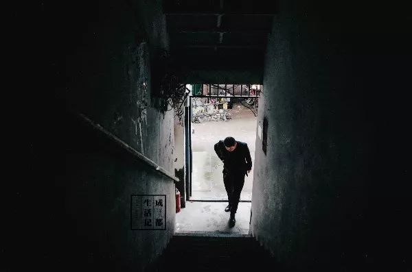 成都同根生,成都北门对比南门