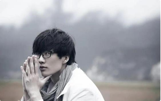 许嵩成名心酸史,回顾许嵩的成名之路