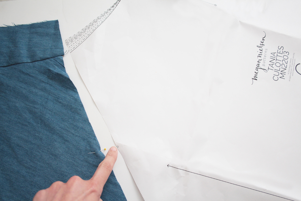 怎么把裙子后面的拉链改成绑带,裙子侧边怎么装拉链最简单方法