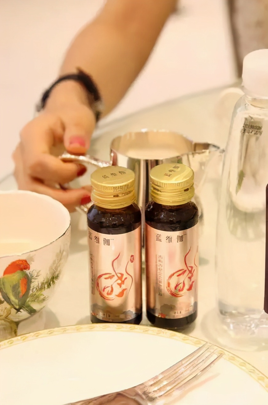 下巴额头反复长痘怎么调理,额头和后背长痘是什么原因