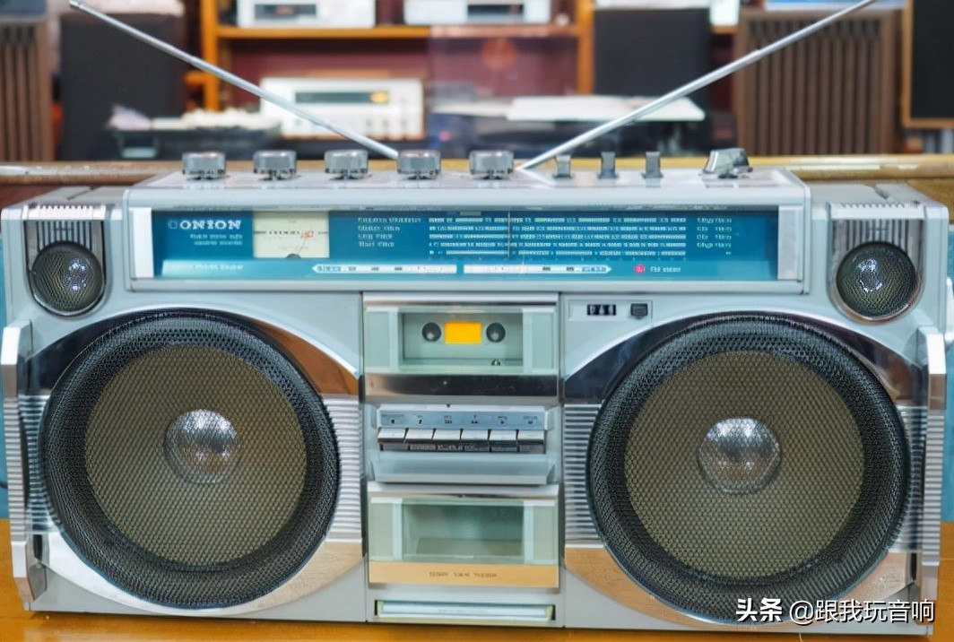 80年代康宁Conion推出的一款CRC-H84F便携式收录机音响