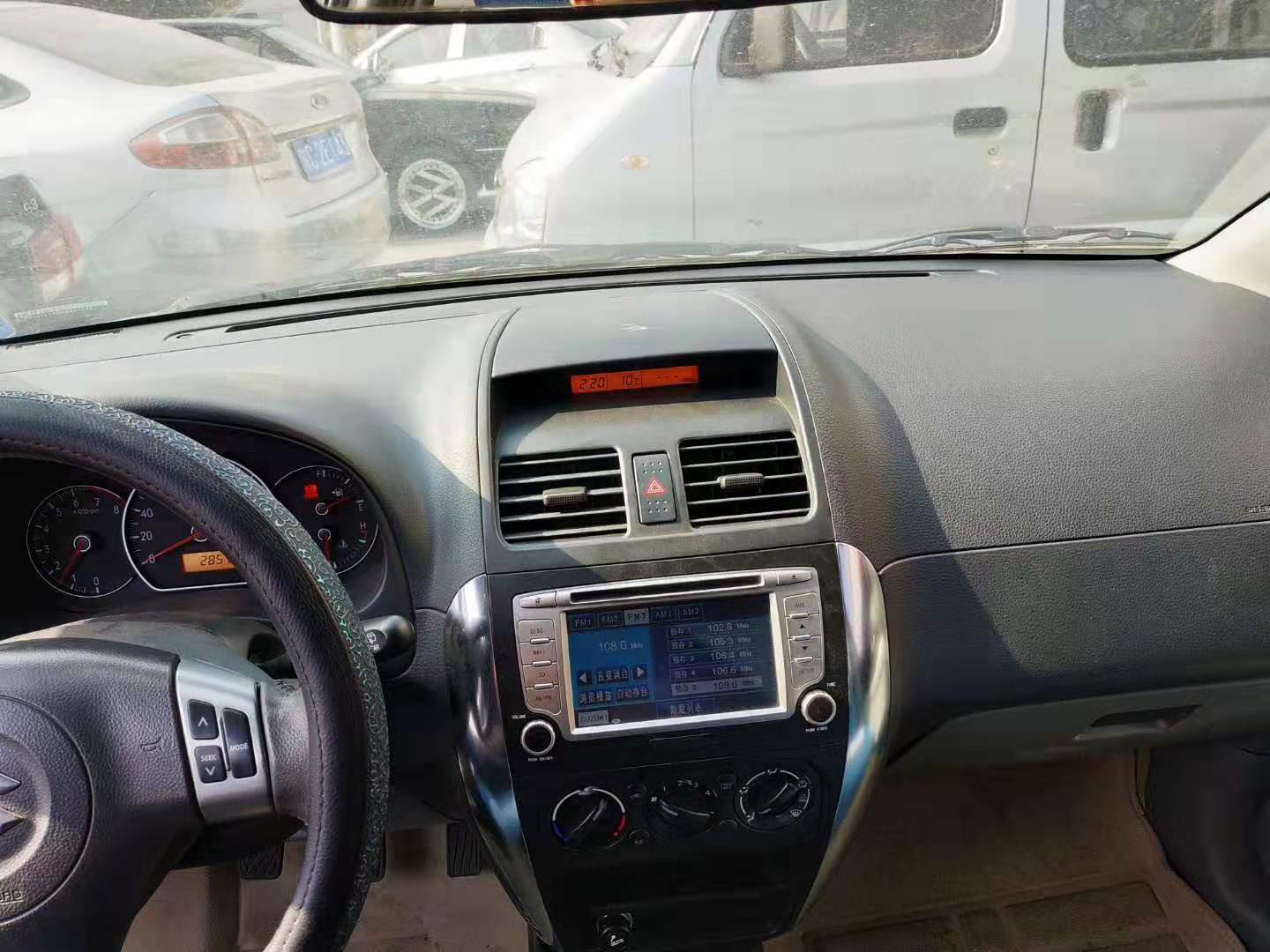 胖哥评测铃木雨燕1.3,胖哥试驾铃木雨燕的视频