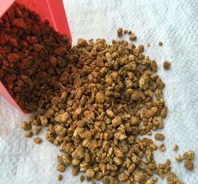 养花换的老土如何处理掉,养花用过的旧土怎么处理