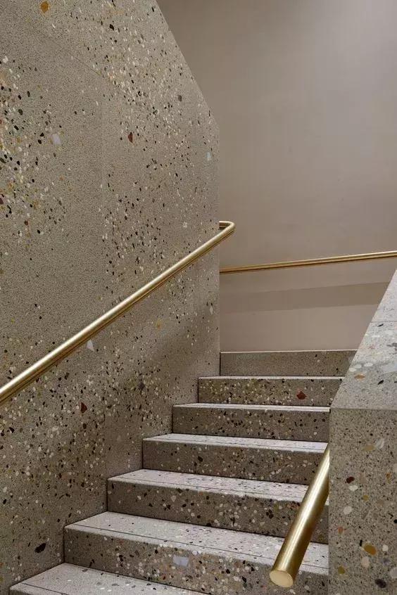 楼梯这样设计才惊艳,楼梯下空间怎么设计高级