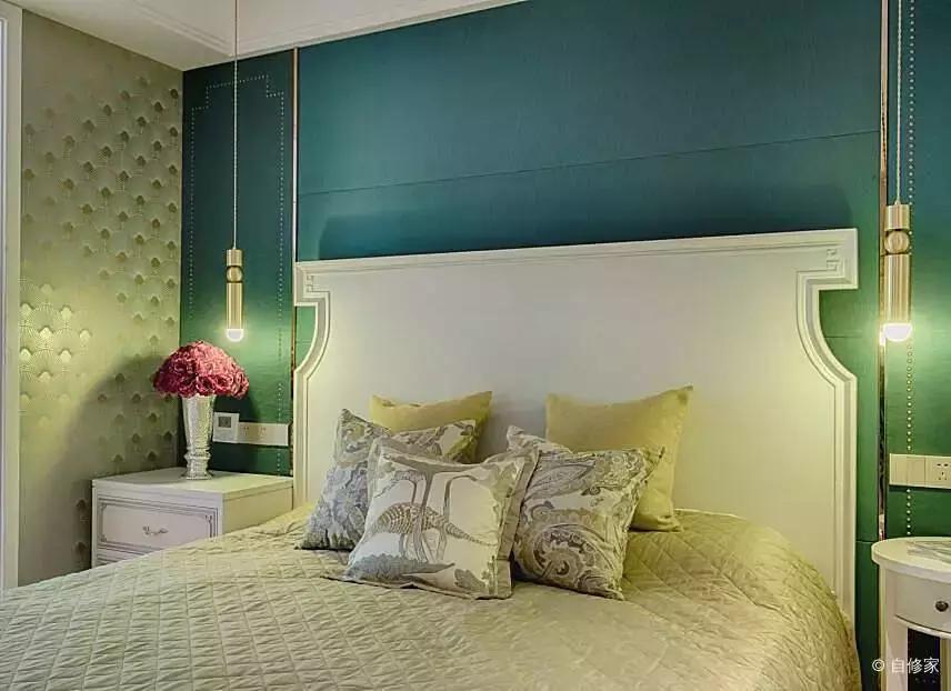 他家像宫殿！巨型水晶灯，黄金瓷砖，金碧辉煌，住上一晚值了