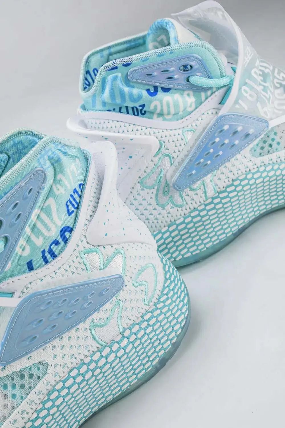 地摊经济卖鞋,地摊经济遇上球鞋