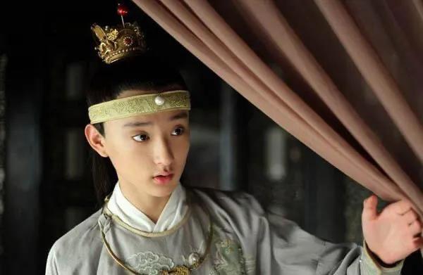 陈小纭曾经的辉煌,陈小纭1到30岁变化