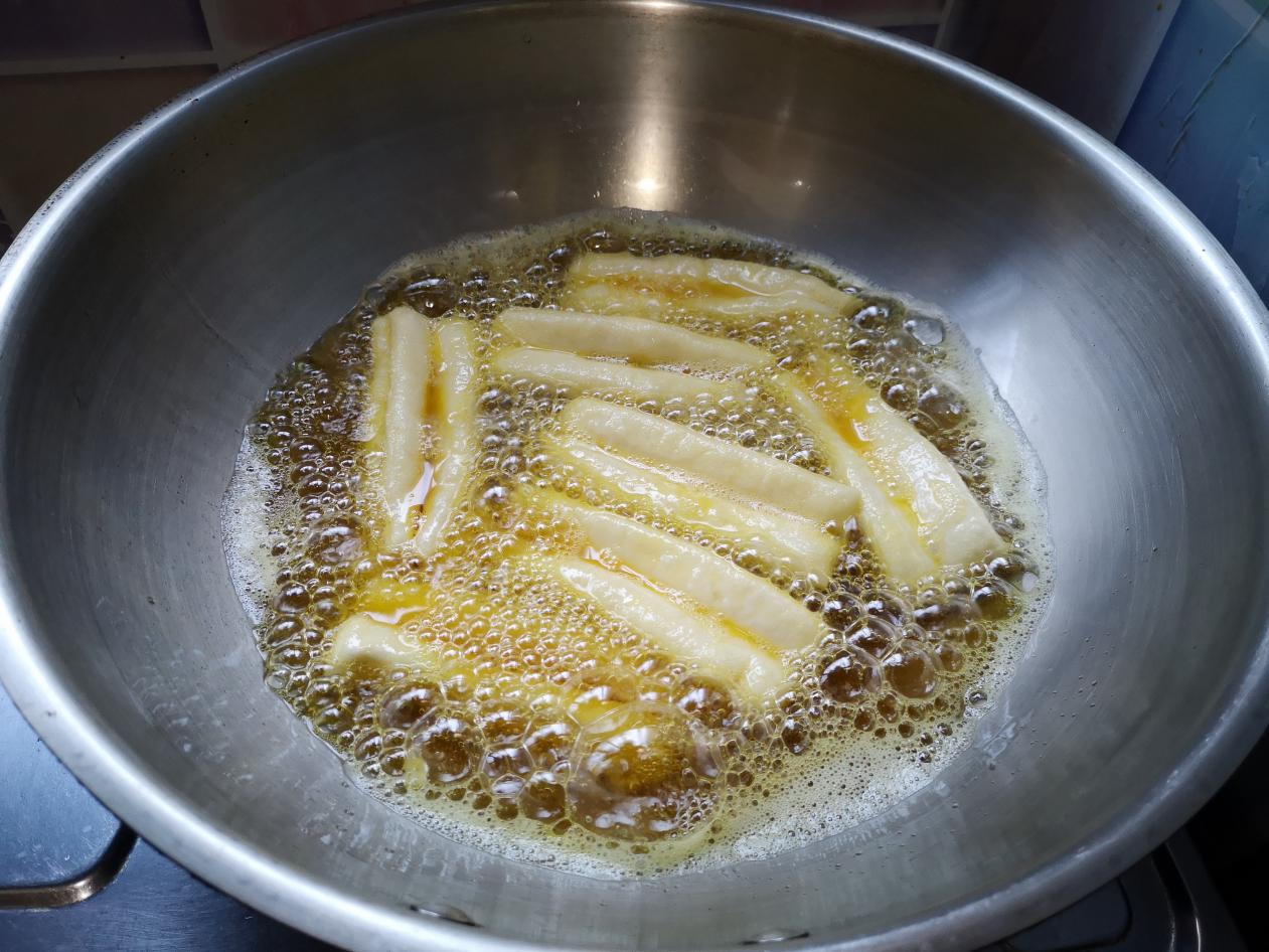 在家炸油条总是很硬？按照这个配方来，油条酥脆比卖的还要香