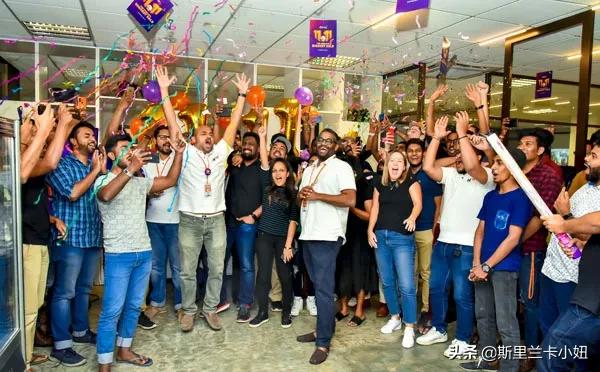 双十一购物狂欢节1万人,双十一加入商品狂欢