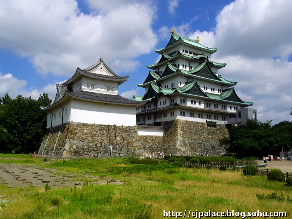 日本魔法城堡,日本城堡和欧洲城堡