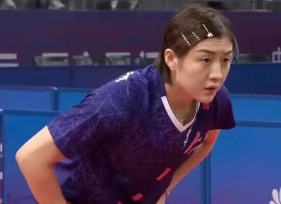 陈梦夺冠时李隼看了下孙颖莎,陈梦对张瑞说王楚钦护着孙颖莎