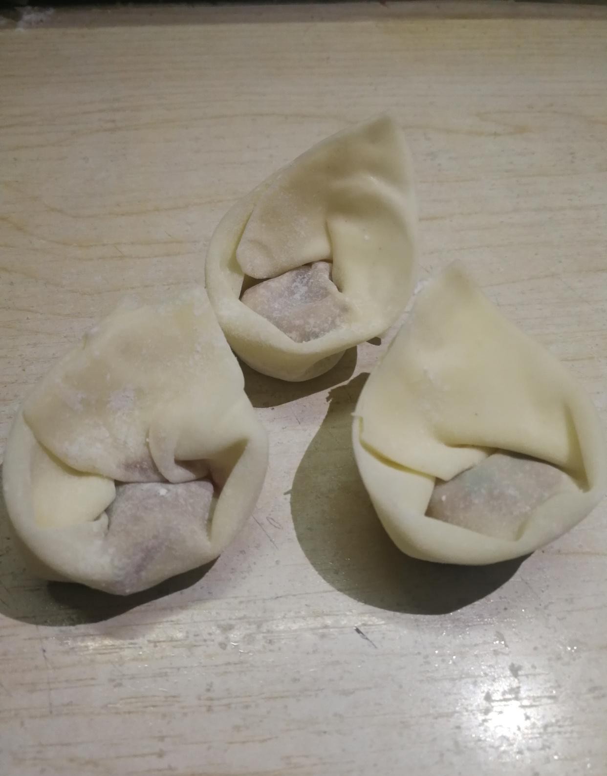 四川馄饨抄手怎么包,抄手馄饨的正确做法